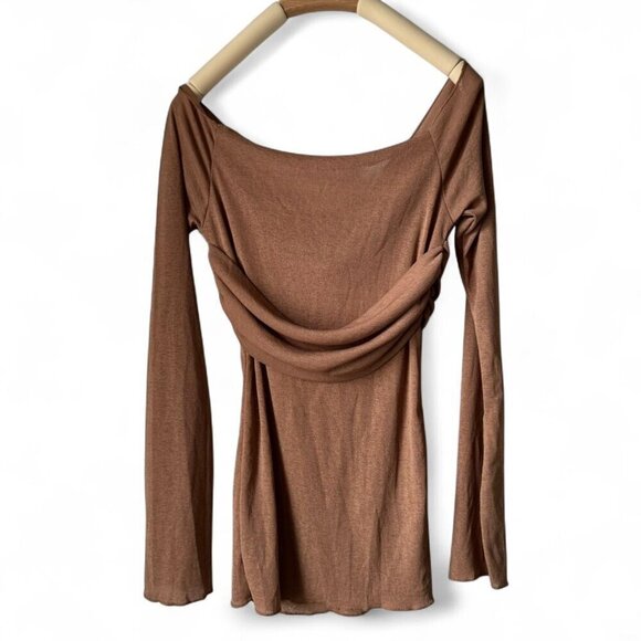 Nude off-the-shoulder long sleeve top with ruched detail - Picture 5 of 5